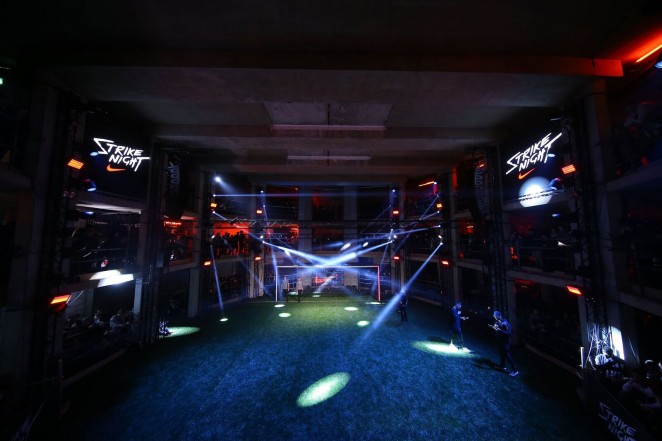 Ontembare zakdoek Jongleren AKQA build the world's first full-size interactive LED Goal for Nike Strike  Night